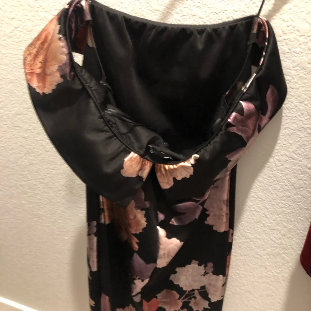 Dress - Picture 5 of 5